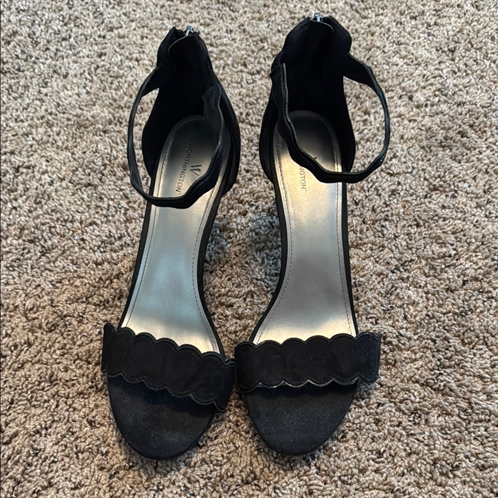 Worthington Black Heels with Scalloped Edge